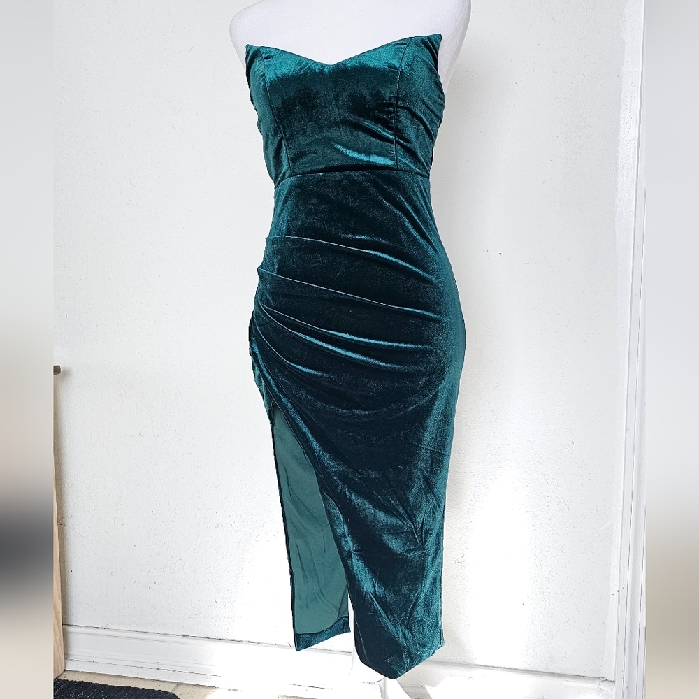 Fashion Nova Emerald Green Velvet Dress - Picture 5 of 16